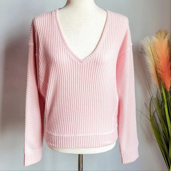 Abercrombie & Fitch, New, Pink Soft Waffle Knit V-Neck Sweater Top, Size Small - Picture 1 of 9